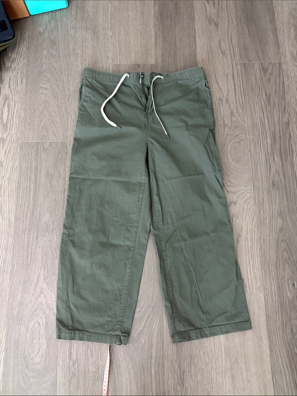 Vuori Olive Green Drawstring Wide-Leg Joggers
